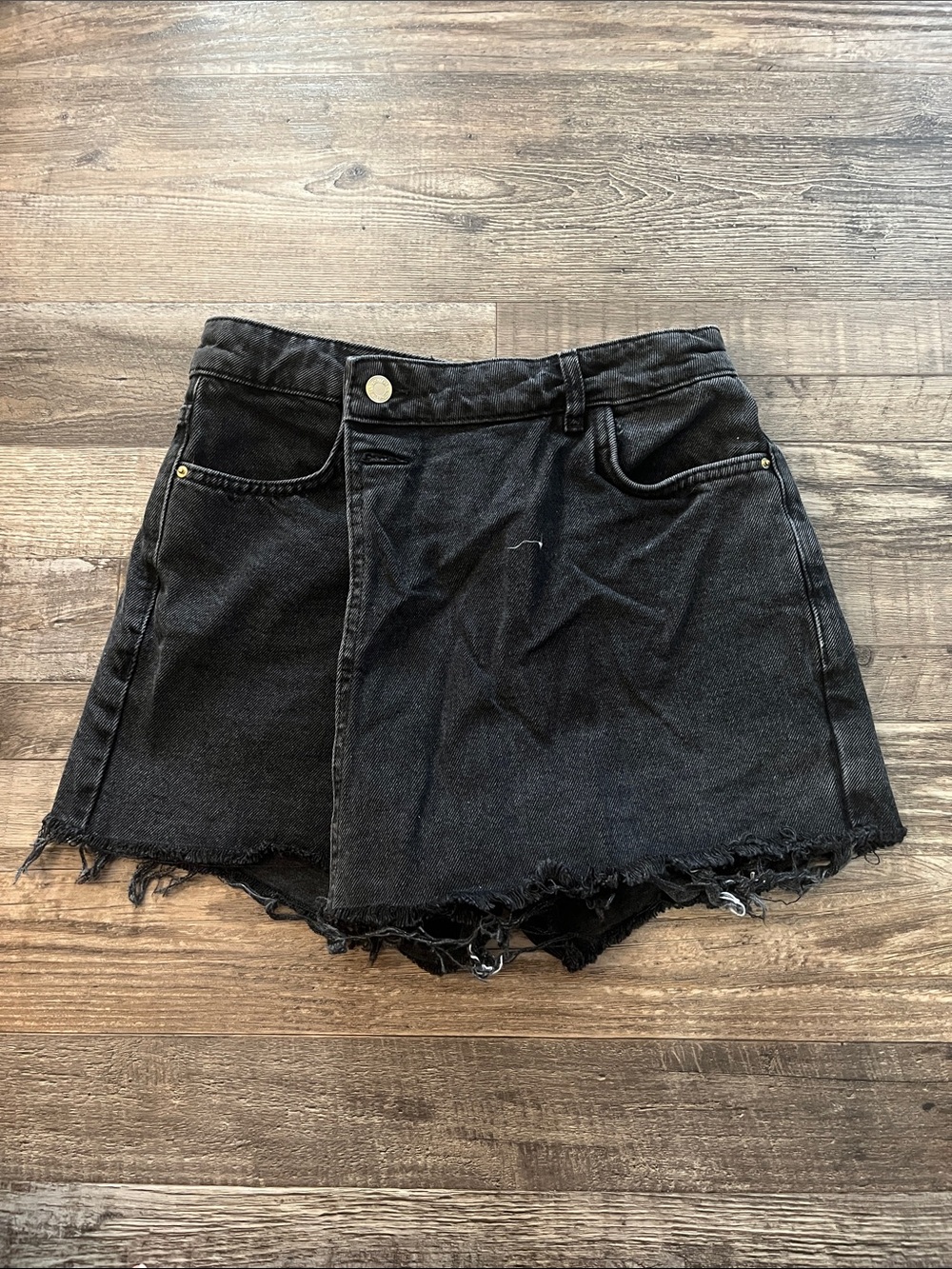 Zara Black Frayed Denim Skort